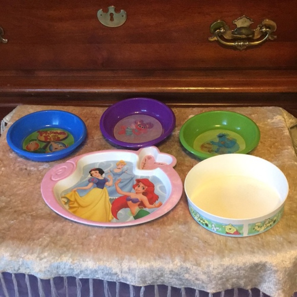 5 VTG Kids' Bowls & Plate; ZAK & Tupperware